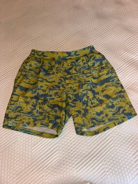lululemon athletica Men's Olive Green and Teal Patterned swim trunks